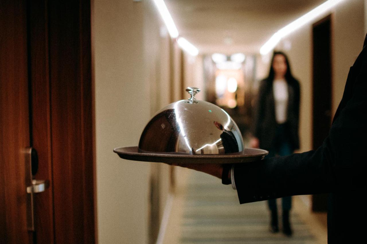 Ruben Hotel Zielona Gora Bagian luar foto