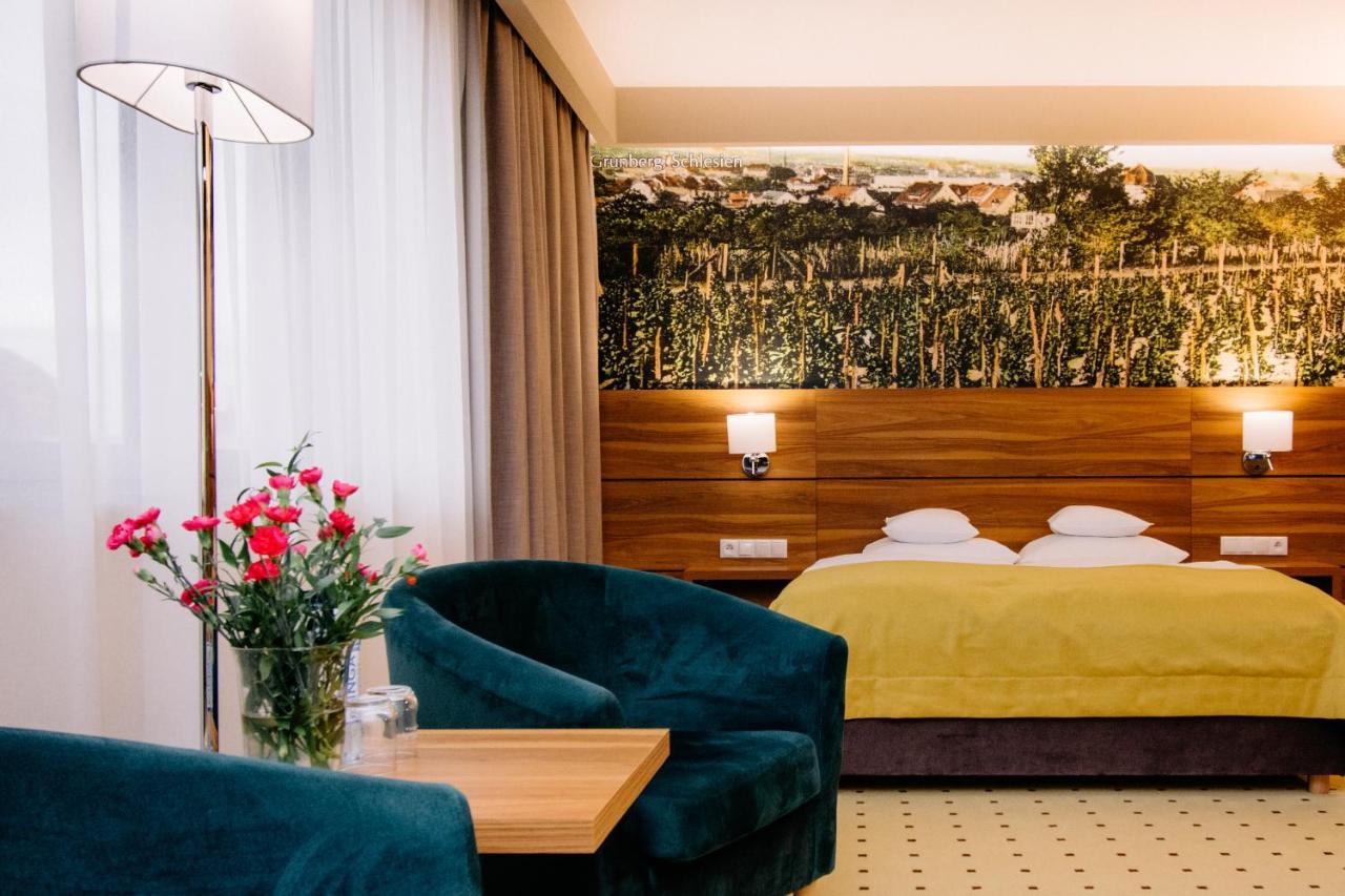 Ruben Hotel Zielona Gora Bagian luar foto